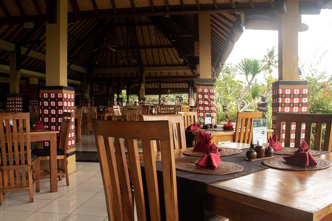 Bali Traditional Dance, Waterfall and Hindu temple with lunch - Goa Gajah (Elephant Cave): ancient temple details you can actually see