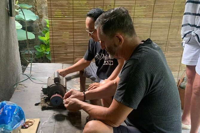 Bali Traditional Silver Class - Making Simple Jewelry Experience - First Stop: The Traditional Balinese House Tour and Store Inspiration