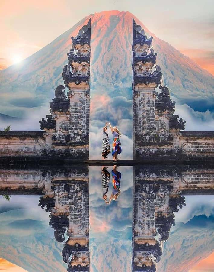 Bali: Trip to Tirta Gangga Palace and Tukad Cepung Waterfall - Tukad Cepung Waterfall: Cave Sunbeams and the Swim Option