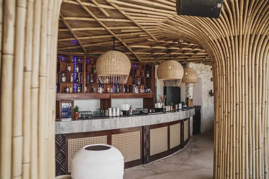 Bali: Tropical Temptation Beach Club Pass & Lounge Add-ons - Food, cocktails, and your F&B credit on the à la carte menu