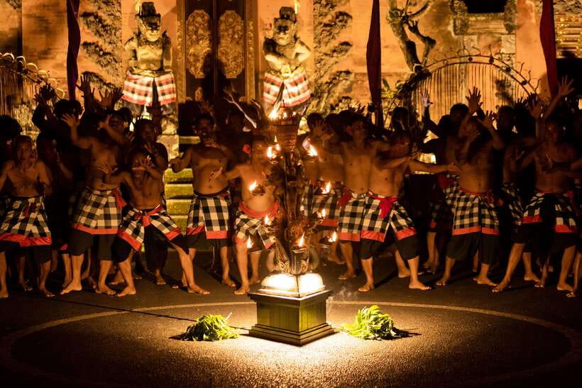 Bali: Ubud Kecak and Fire Dance Show Tickets - Practical packing for an evening show outdoors