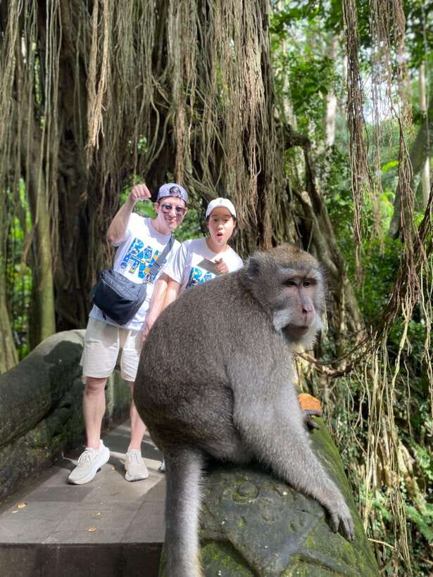 Bali: Ubud Monkey Forest, Coffee Plantation, and Market Tour - What the tour includes, really: entrances, water, and the transport that saves your energy