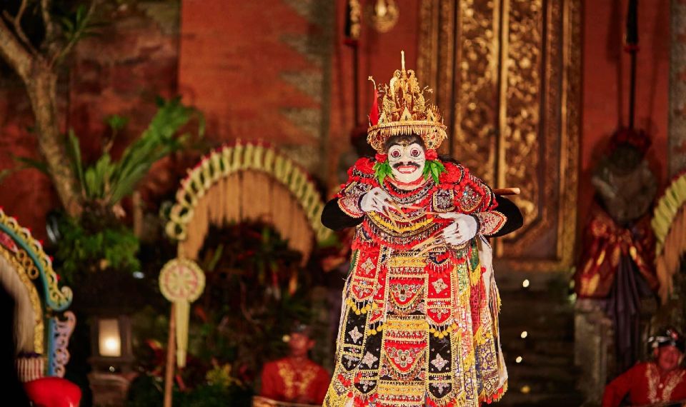 Bali: Ubud Palace Legong Dance Show Ticket - Entering the world of Legong Kraton in Ubud