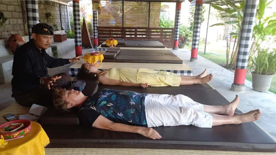 Bali: Ubud Palm of Hand Reading with Balinese Method - Getting real takeaways: how to use your reading without overthinking it