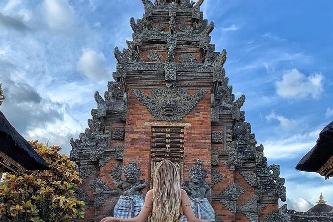 Bali Ubud private Tour with Ubud Bali Driver - FREE WIFI - Local Silver Jewelry and Wood Carving Production Stops