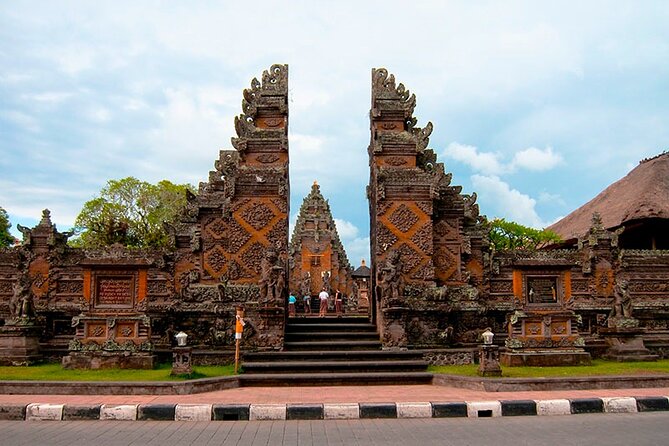 Bali Ubud Tour: Monkey Forest, Waterfall & Rice Terrace - Ubud Art Market: Shop With a Strategy, Not With Hope