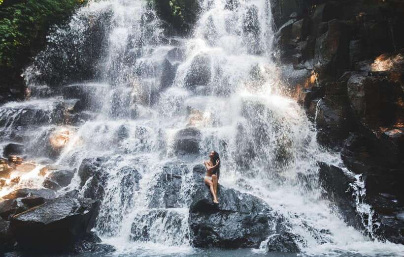 Bali: Ubud Tour with Tirta Empul Temple and Rice Terrace - Ubud, packaged like a local day out