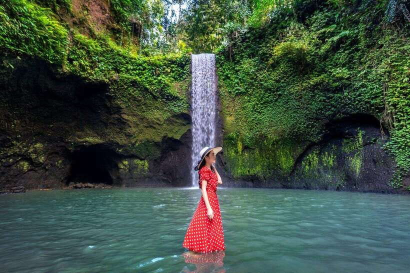 Bali: Ubud Tour with Tirta Empul Temple and Rice Terrace - Tibumana Waterfall: clearer water and calmer vibes