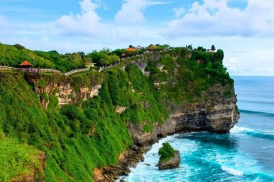 Bali Uluwatu Sunset Kecak Fire Dance and Beach Dinner Tour - From Suluban Beach to cliff-top Uluwatu Temple