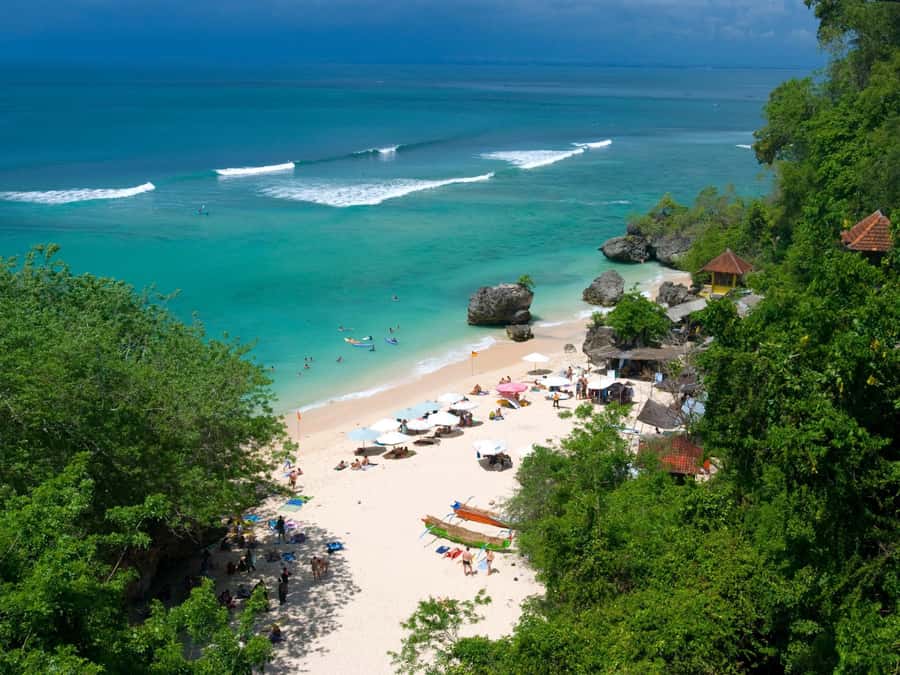 Bali: Uluwatu Temple, Kecak Dance, and Jimbaran Dinner Tour - Padang Padang Beach: The Stair Descent to Movie-Famous Sand