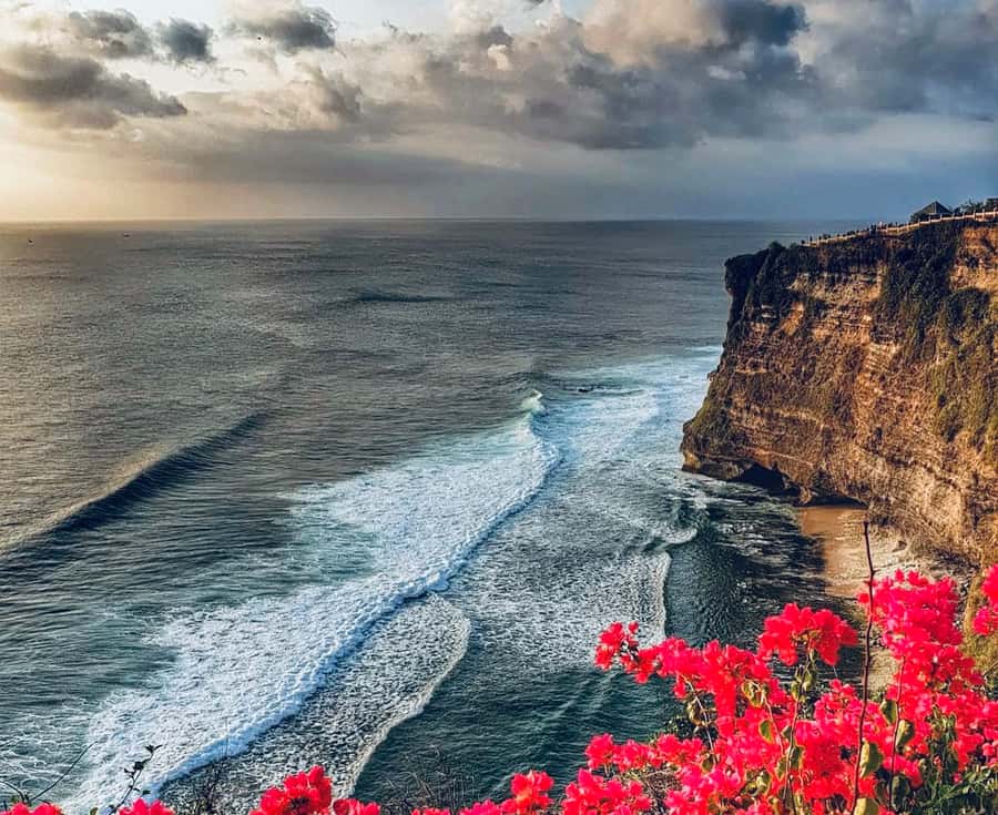 Bali: Uluwatu Temple Tour with Optional Kecak Dance Ticket - Kecak Fire Dance at 6 PM: how to enjoy the show without fighting for a seat