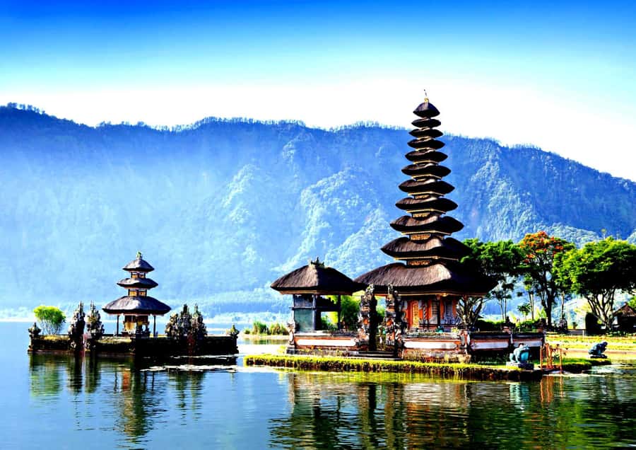 Bali: Water Temple, Waterfalls and Unesco Rice Terrace Tour - Ulun Danu Beratan Temple by Lake Bratan: spirituality with big scenery