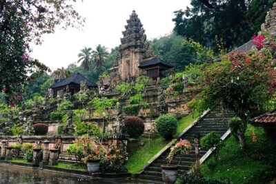 Bali Waterfalls and Temples Tour - Kehen Temple: a hilltop-feeling Hindu site near Bangli