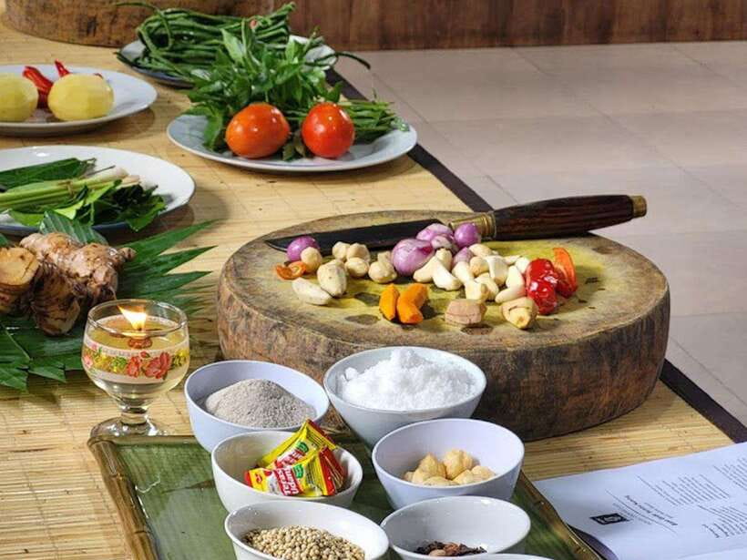 Balinese cooking class/Go shopping at the market, cook, eat - Pickup and timing: plan your day around the class window