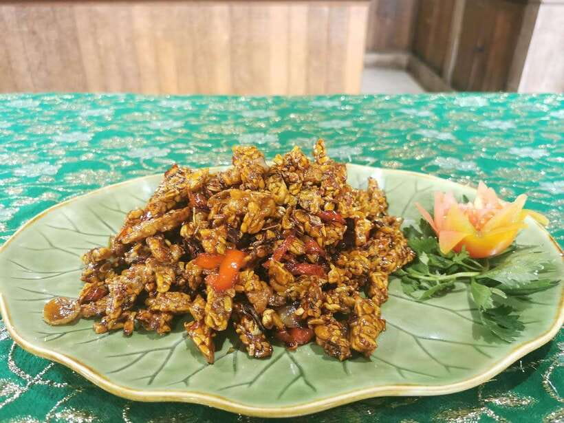 Balinese cooking class/Go shopping at the market, cook, eat - Cooking Balinese classics: hands-on steps with provided tools