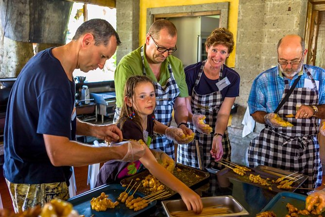 Balinese Cooking Class & Tanah Lot Temple Visit - Private & All-Inclusive - Pickup, Transfers, and the Team That Keeps the Day Smooth
