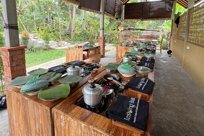 Balinese Cooking Class with Traditional Market Tour - Stone Mortar and a Wooden Chopping Block: Learn the Paste