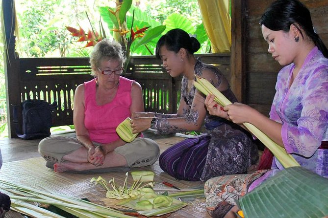 Balinese Cooking class with traditional morning market visit - What dishes and techniques you’ll actually practice