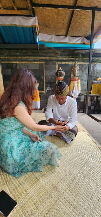 Balinese Purification at holy water temple with Local - Lunch at Balinese food spots and time for extra stops