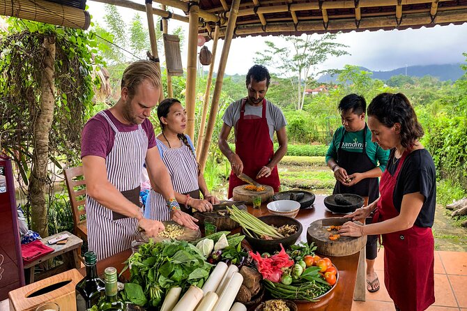 Balinese Vegan Cooking Class with Fresh Harvesting & Garden Tour - A 3.5-hour plant-to-plate plan near Ubud