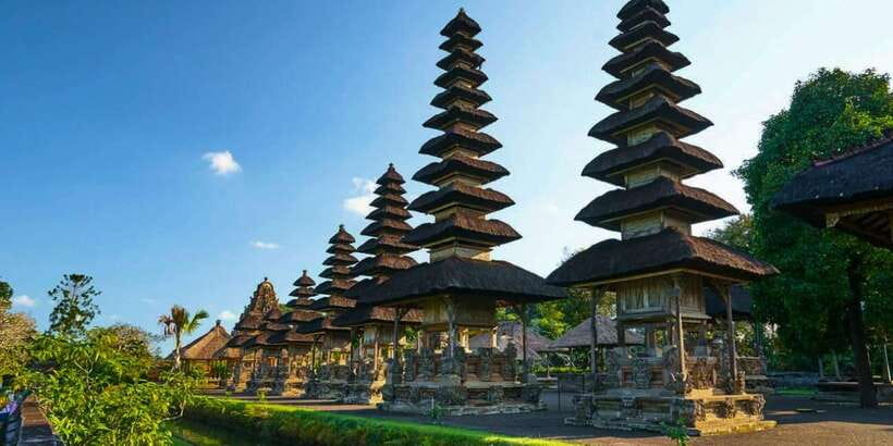 Bali's Golden Embrace: Dazzling Tanah Lot Sunset Expedition - Price and Value: Is $32 a Smart Deal Here?
