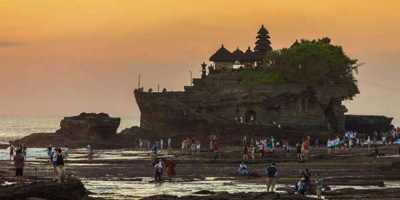 Bali's Golden Embrace: Dazzling Tanah Lot Sunset Expedition - Jatiluwih Rice Terrace: The 1-Hour Walk That Changes the Pace