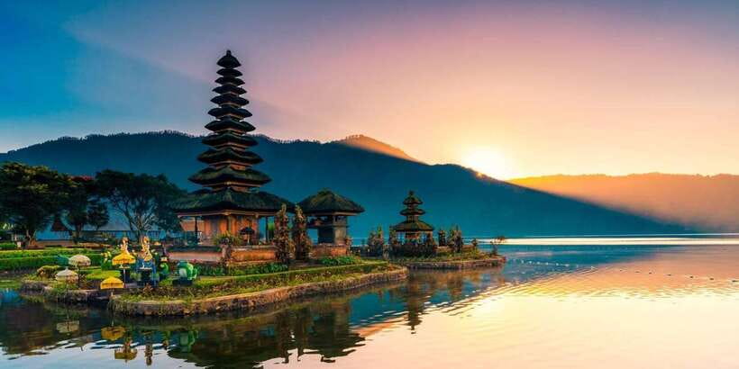 Bali's Golden Embrace: Dazzling Tanah Lot Sunset Expedition - Getting There: Pickup Zones and a Comfortable Private Car
