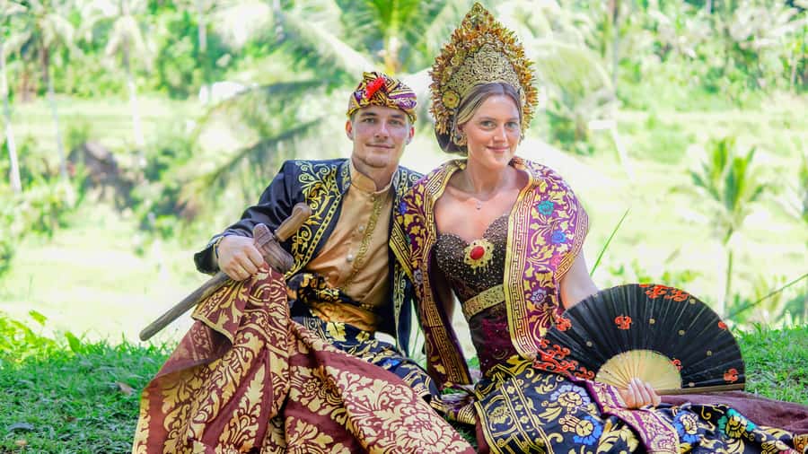 Bali:Traditional Wedding Photoshoot with the Rice Field View - Your rice-terrace wedding look starts with dressing up in style