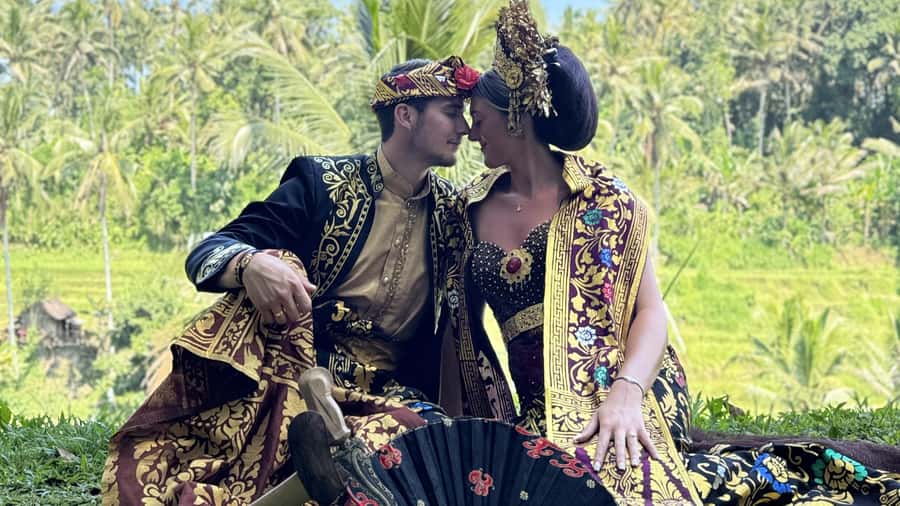 Bali:Traditional Wedding Photoshoot with the Rice Field View - U Fun Field: the swings and zipline stop that’s included