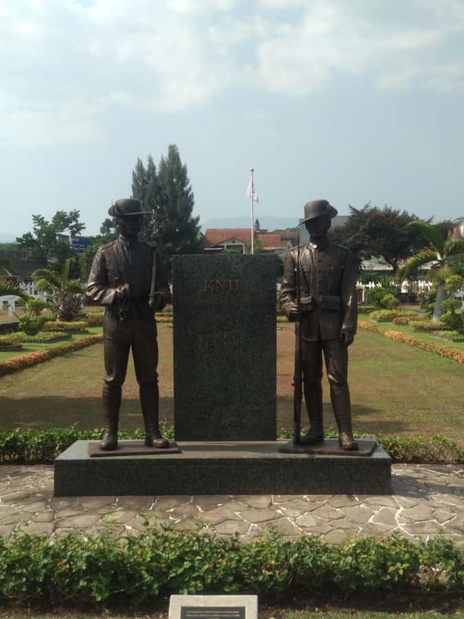 Bandung : Private Tour Guide Sightseeing (Costum tour) - Volcano Activ Mountain: finishing with big scenery