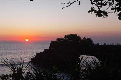 Banyumala Waterfall, Jatiluwih, Ulun Danu and Tanah Lot tours - Tanah Lot Temple: the sea temple that’s worth the detour