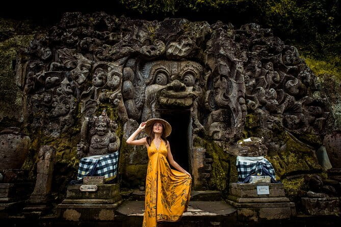 Banyumala Waterfall, Jatiluwih, Ulun Danu and Tanah Lot tours - Ulun Danu Bratan Temple: temple-on-the-lake vibes with Dewi Danu