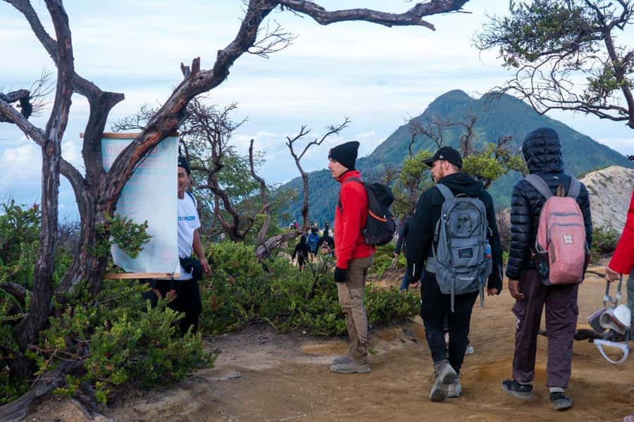 Banyuwangi/Bali: Ijen Crater Blue Fire & Sunrise Guided Tour - Sunrise at the rim: why the timing is worth the suffering