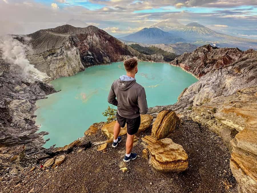Banyuwangi/Bali: Ijen Volcano Midnight Blue Fire Guided Tour - Key highlights you’ll care about before you go