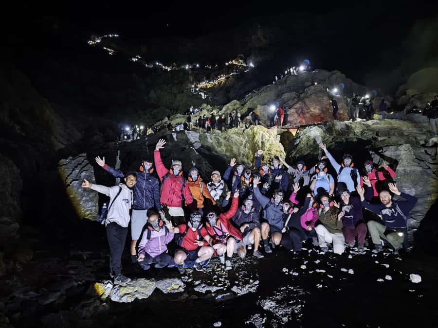 Banyuwangi/Bali: Ijen Volcano Midnight Blue Fire Guided Tour - Blue fire reality check: sulfur miners, acid lake, and what’s guaranteed