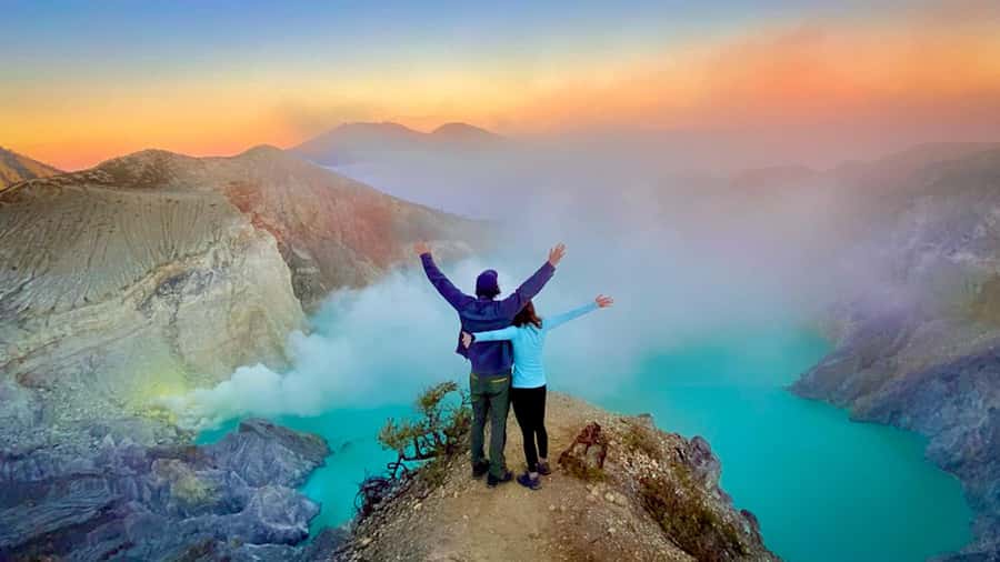 Banyuwangi: Ijen Crater Bluefire and Sunrise Guided Trek - What the 9-Hour Schedule Feels Like From Pickup to Return