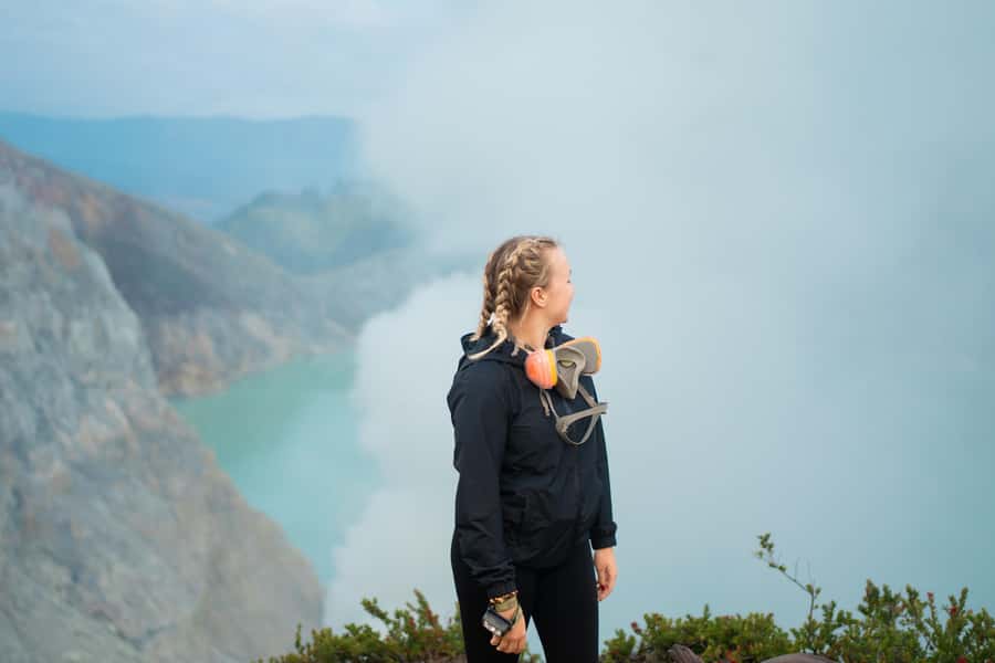 Banyuwangi: Ijen Crater Bluefire and Sunrise Guided Trek - Gear, Safety, and Health Rules at Kawah Ijen