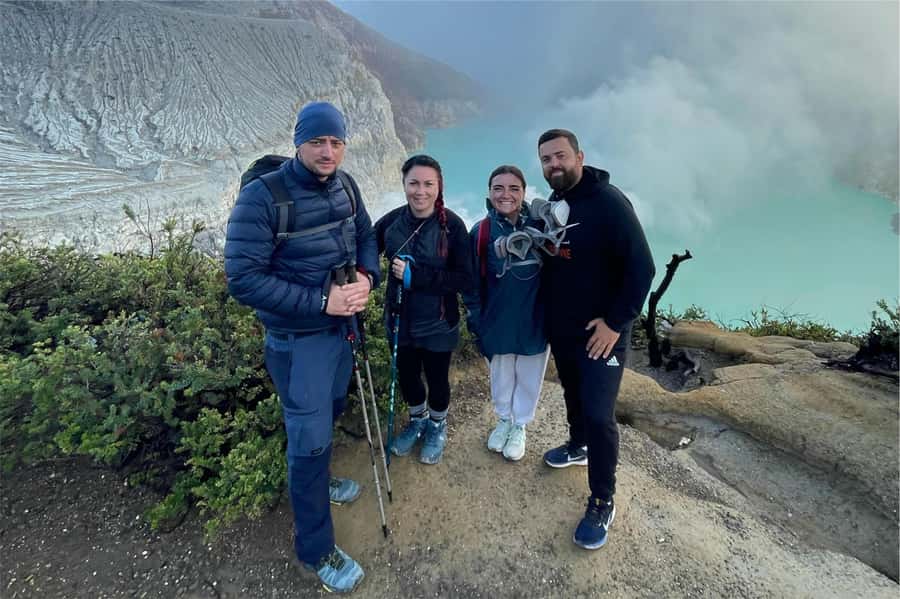Banyuwangi: Mt. Ijen Sunrise Hike with Pickup & Health Check - Gear, guide, and safety: what’s included and what you should watch for