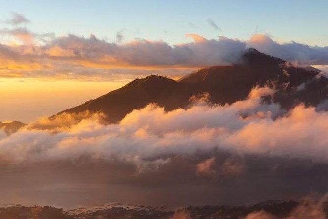 Batur Volcano Trekking - Weather and the active-volcano reality