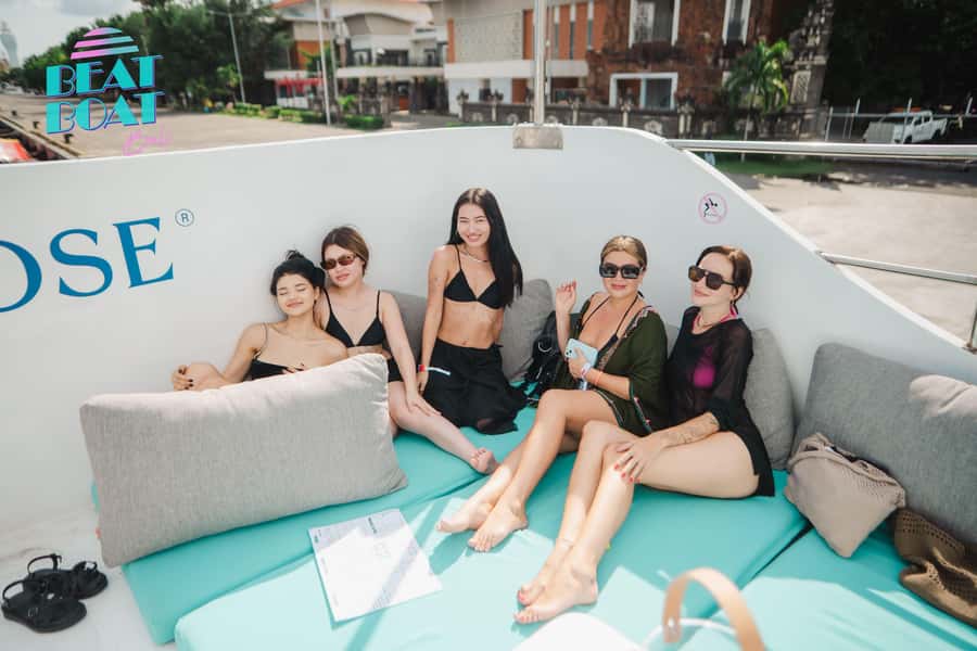 BEAT BOAT - Boat Party - The music engine: DJs, live MC, and saxophone peak moments