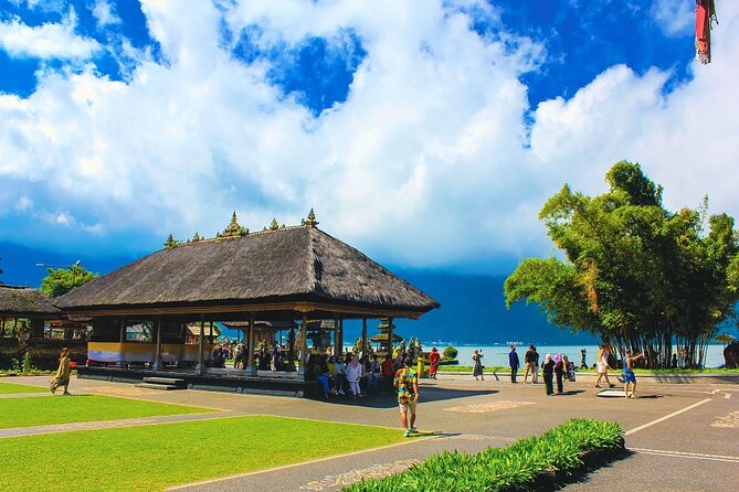 Bedugul and Singaraja Tour - Twin Lakes on the Way Up: Munduk Village Vibe