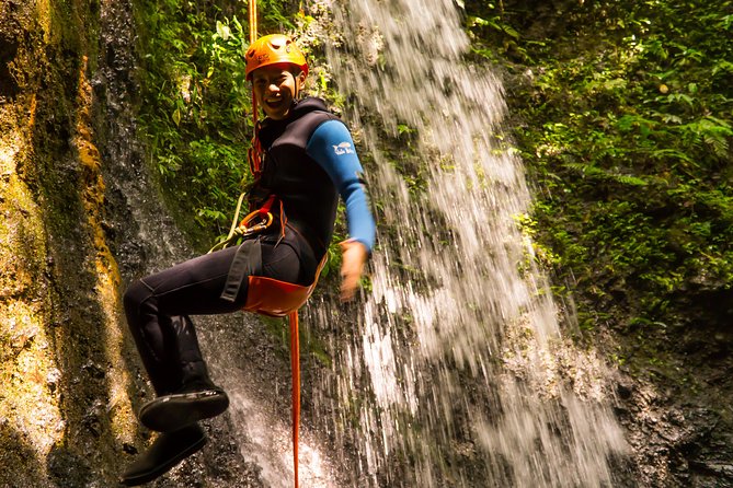 Beginner canyoning trip in Bali "Egar canyon " - Slides and passageways: where the day turns playful