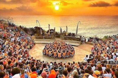 Best Bali Beaches - Uluwatu Temple - FREE Wi-Fi - Pantai Melasti Ungasan: cliffside swimming and clean-water views