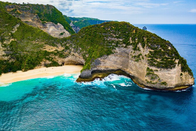 Best Iconic West and East Nusa Penida Island Tour - All Inclusive - Lunch at Warung The Sorent: refuel without breaking the flow