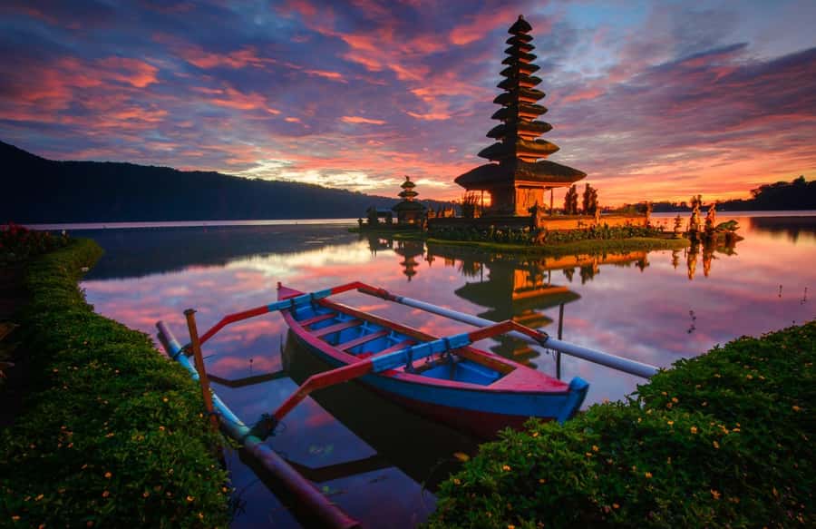 Best Northern Side Of Bali Privat Day Tour - Handara Gate: The Iconic Frame for Mountain Photos
