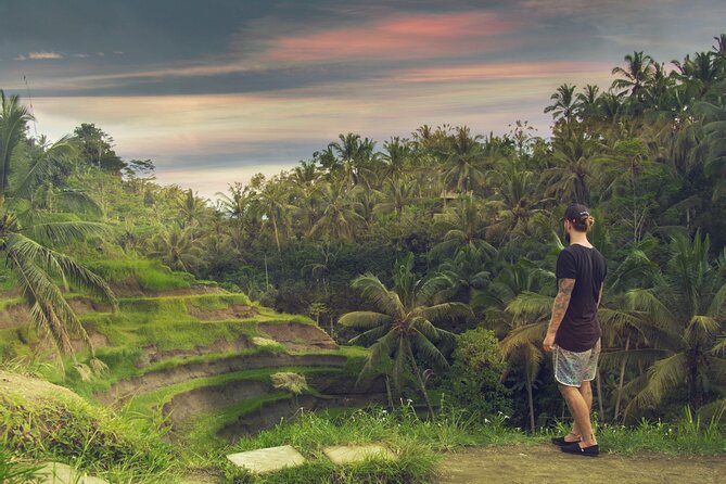 Best of Bali : Bali Temples , Rice Terrace and Waterfall Tour - The “extra” culture moments: Batuan, gold and silver crafts, and stone shrines
