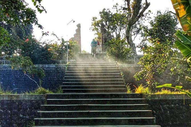 Best of Lombok: Native, Culture, Nature & Waterfall Day Trip - Senaru Village: a short cultural breath between hikes