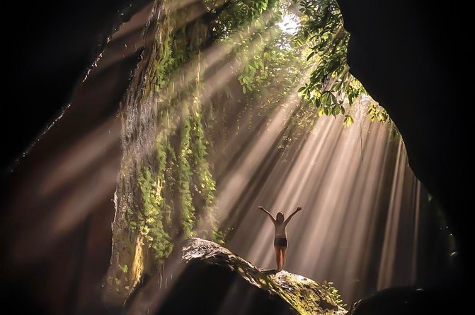 Best Of Ubud : One Day Hidden Waterfall Tour with Tempel - Puseh Batuan Temple: village temple energy and sarong rules