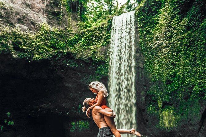 Best Of Ubud : One Day Hidden Waterfall Tour with Tempel - The guide can make or break the day