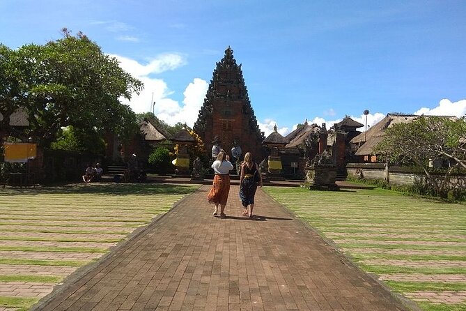 Best of Ubud - Ubud Tour Popular - All Inclusive - Tegenungan Waterfall: classic Ubud scenery with a real swim option